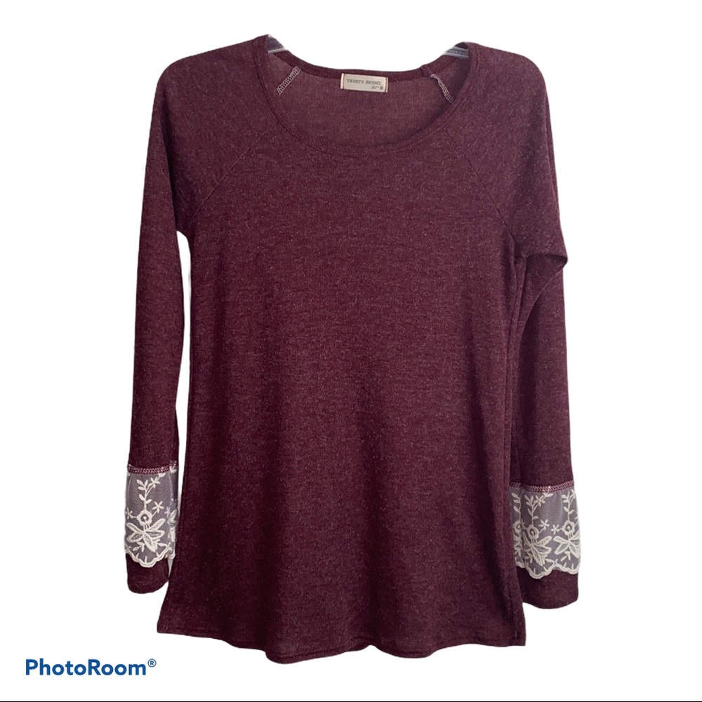 TWENTY SECOND. LONG SLEEVE TOP. MAROON. SIZE M